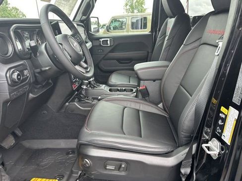 New 2025 Jeep Wrangler Unlimited Rubicon w/ XTREMEE 35" Tire Package image 9