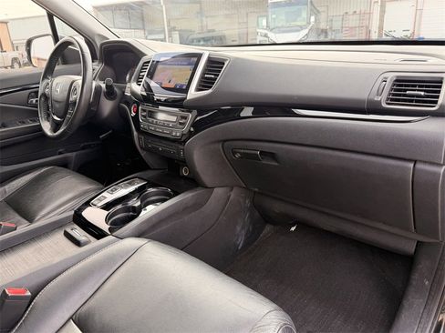 Used 2016 Honda Pilot Touring image 30