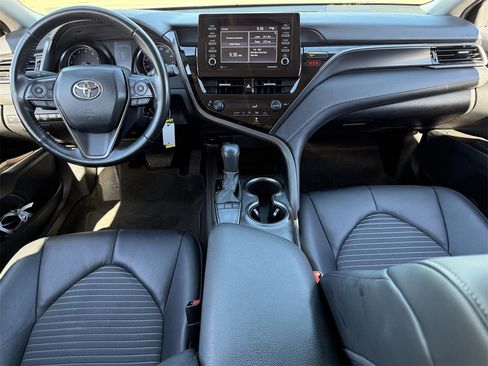 Used 2023 Toyota Camry SE image 10