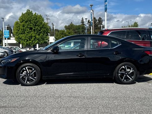 Used 2025 Nissan Sentra SV FWD image 2