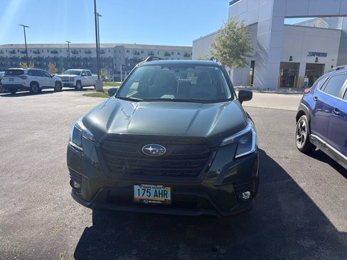 Used 2024 Subaru Forester Premium AWD/4WD image 3