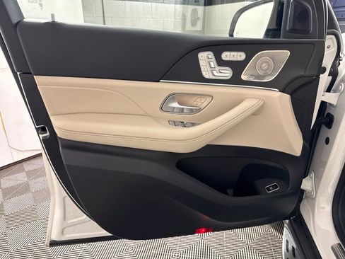 Certified 2025 Mercedes-Benz GLS 450 4MATIC image 15