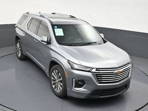 Used 2023 Chevrolet Traverse Premier FWD image 18