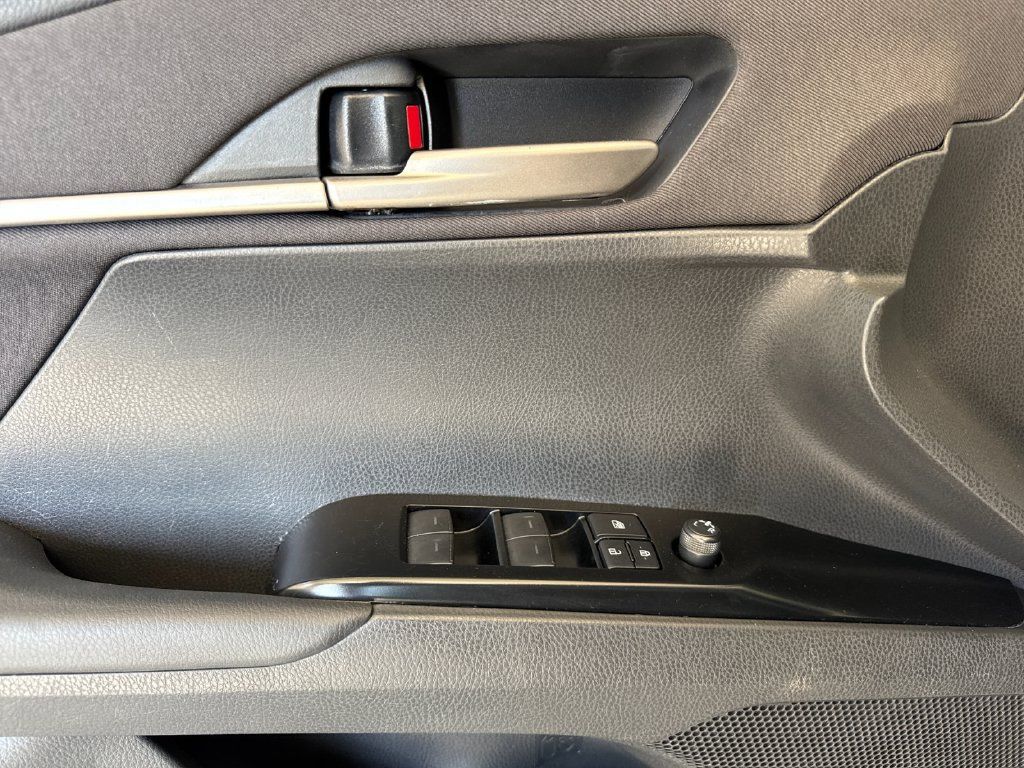 Used 2025 Toyota Camry LE FWD image 10