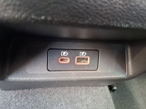 Used 2025 Nissan Altima 2.5 SV FWD image 12