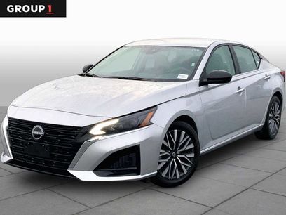Used 2024 Nissan Altima 2.5 SV
