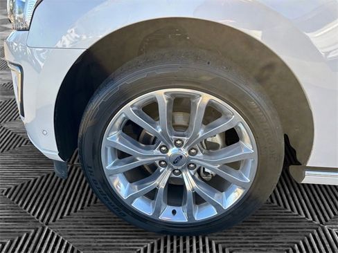 Used 2019 Ford Expedition Platinum image 14
