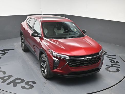 Certified 2024 Chevrolet Trax RS w/ Sunroof Package image 31