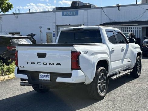Used 2024 Toyota Tacoma TRD Sport w/ TRD Sport Upgrade Package AWD/4WD image 2