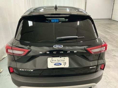 Used 2023 Ford Escape Active w/ Tech Pack #2 AWD/4WD image 4
