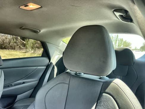 Used 2025 Hyundai Elantra Sport image 25