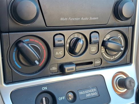 Used 2003 MAZDA MX-5 Miata image 21