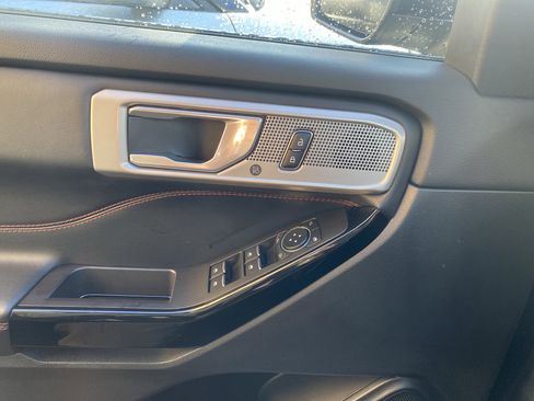 Used 2023 Ford Explorer ST-Line w/ Class IV Trailer Tow Package image 13