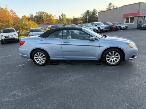 Used 2012 Chrysler 200 Touring image 6