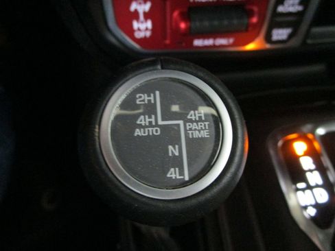 Used 2024 Jeep Wrangler Unlimited Rubicon image 42