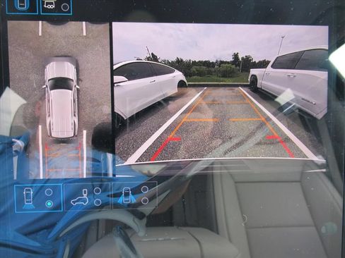 Used 2026 GMC Yukon Denali w/ Sun & Power Step Package RWD image 30