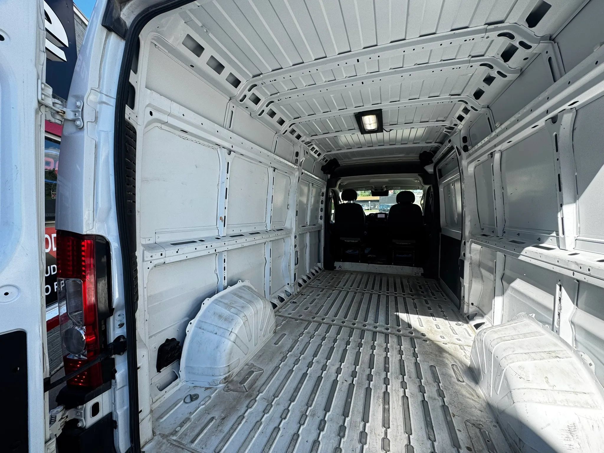 Used 2025 RAM ProMaster 2500 w/ Convenience Group FWD image 16