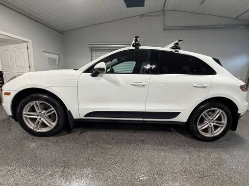 Used 2018 Porsche Macan AWD/4WD image 10