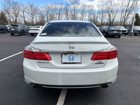 Used 2015 Honda Accord Touring image 4