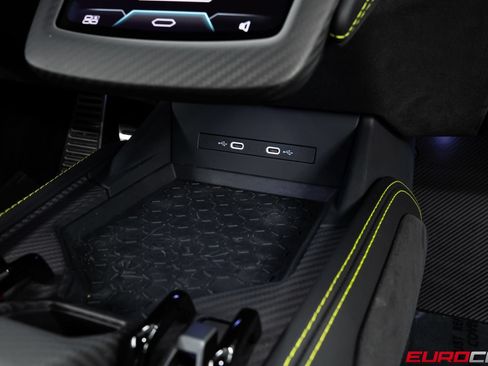 Used 2025 Lamborghini Revuelto AWD/4WD image 37