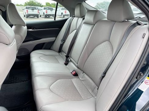 Used 2018 Toyota Camry XSE FWD image 22