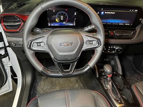 Used 2024 Chevrolet TrailBlazer RS w/ Convenience Package image 26