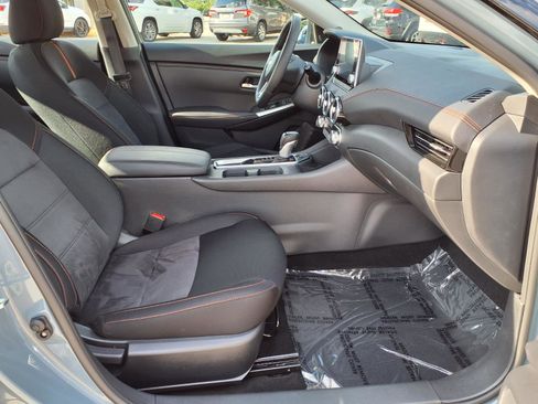 Used 2025 Nissan Sentra SR FWD image 10