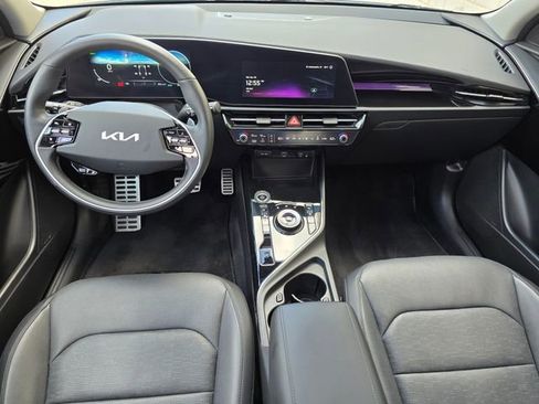 Used 2023 Kia Niro Wave w/ Wave Preserve Package FWD image 2