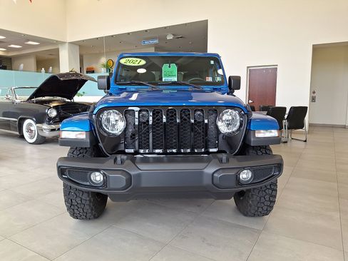 Used 2021 Jeep Gladiator Sport AWD/4WD image 2