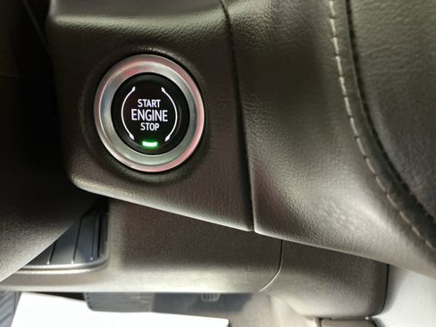 Used 2021 Chevrolet Suburban Z71 w/ Z71 Off-Road Package image 45