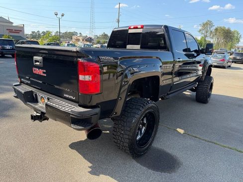 Used 2016 GMC Sierra 2500 Denali w/ Duramax Plus Package AWD/4WD image 4