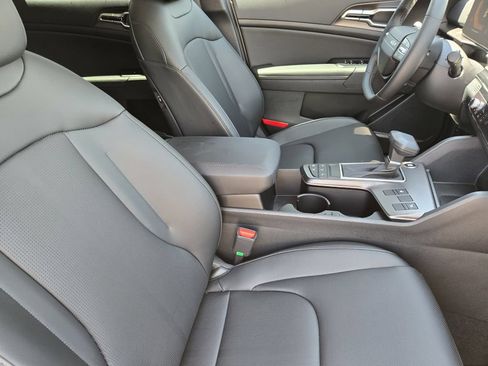 New 2026 Kia Sportage EX FWD image 11