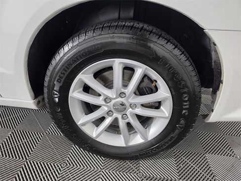 Used 2019 Dodge Grand Caravan SXT image 20