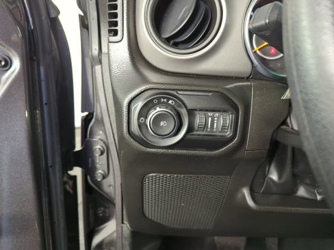 Used 2022 Jeep Wrangler Unlimited Willys image 19