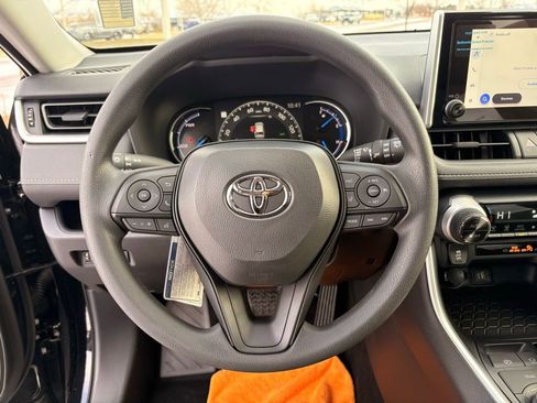 Used 2025 Toyota RAV4 XLE image 21