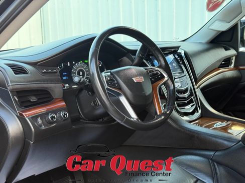 Used 2016 Cadillac Escalade Luxury AWD/4WD image 10