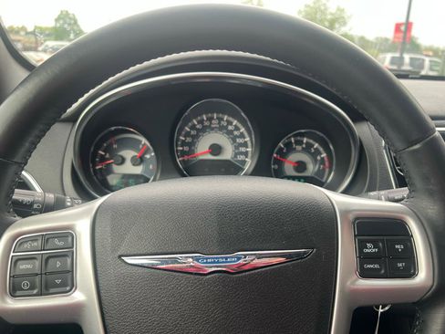 Used 2014 Chrysler 200 Limited FWD image 13