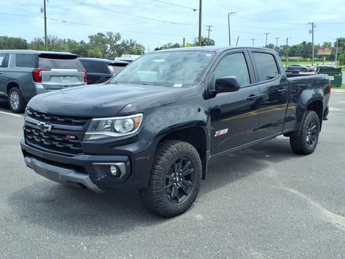 Used 2022 Chevrolet Colorado Z71 w/ Z71 Midnight Edition AWD/4WD image 3
