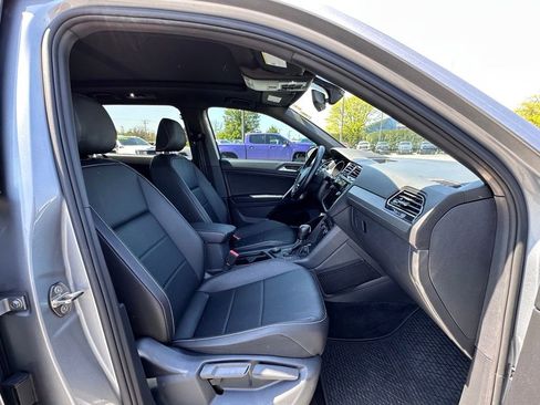Used 2021 Volkswagen Tiguan SE R-Line AWD/4WD image 11