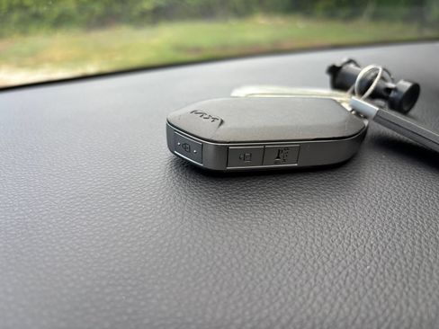 Used 2026 Kia Carnival FWD image 22