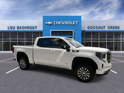 Used 2022 GMC Sierra 1500 AT4 w/ AT4 Premium Package AWD/4WD image 2