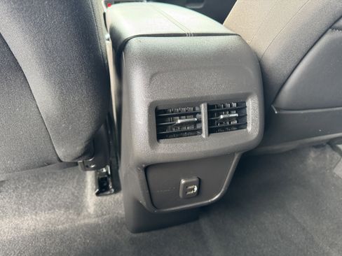 Used 2022 GMC Terrain SLE w/ Elevation Edition image 16