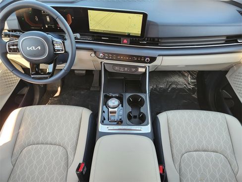 New 2026 Kia Carnival EX image 18