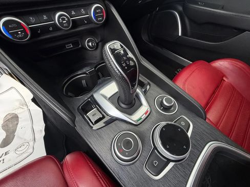 Used 2023 Alfa Romeo Giulia Sprint RWD image 21