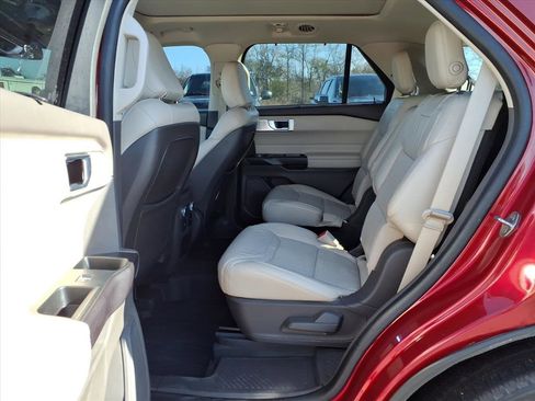 Used 2020 Ford Explorer Platinum w/ Premium Technology Package image 16