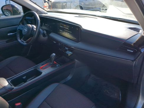 Used 2025 Nissan Kicks SR image 33