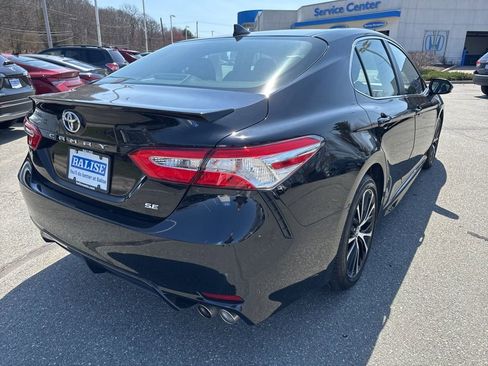 Used 2020 Toyota Camry SE image 6