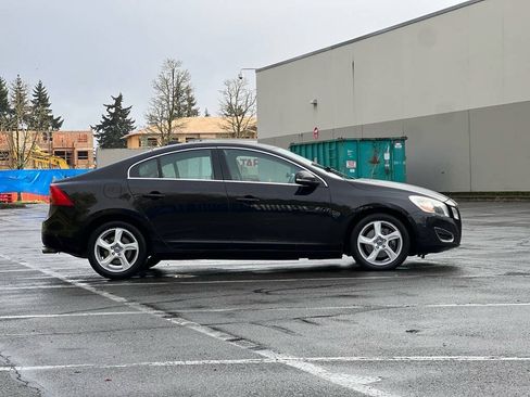 Used 2013 Volvo S60 T5 FWD image 6
