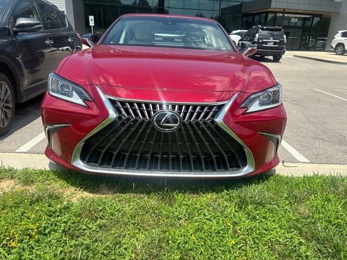 Used 2024 Lexus ES 350 w/ Premium Package FWD image 3