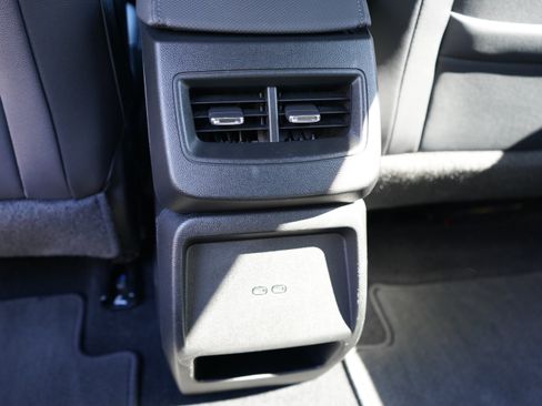 Used 2024 Chevrolet Equinox EV LT AWD/4WD image 17